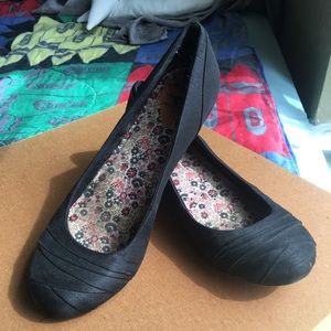 Rocket Dog mini heeled flats Size 8 for women